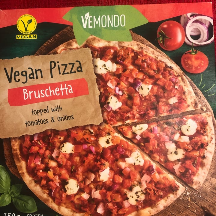 photo of Vemondo Pizza vegan shared by @estella0571 on  21 Mar 2022 - review