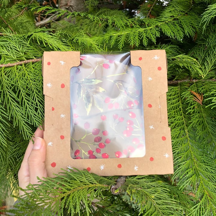 review photo of Loving Hut Christmas Box shared by @marinavlaykova on 27 Dec 2020 - review