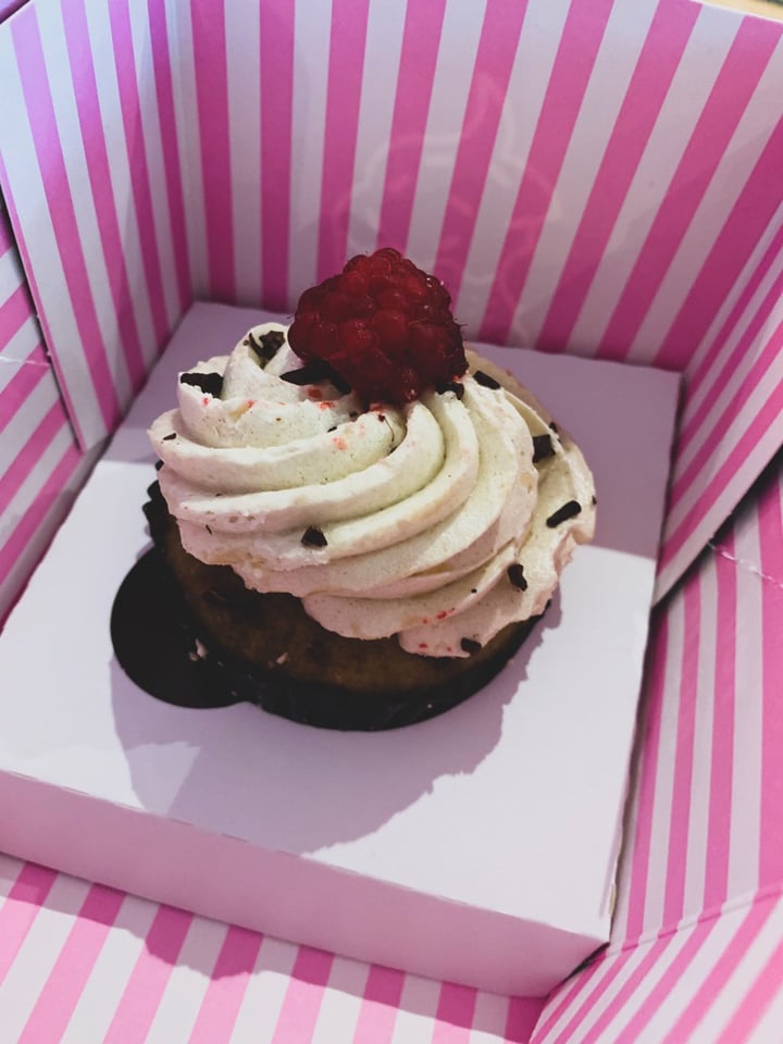 photo of by CHLOE. Covent Garden Cupcakes shared by @catstronaut on  24 Jul 2019 - review