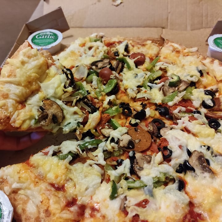 review photo of Papa John's Pizza The Vegan Works shared by @ragamuffin on 24 Jun 2021 - review