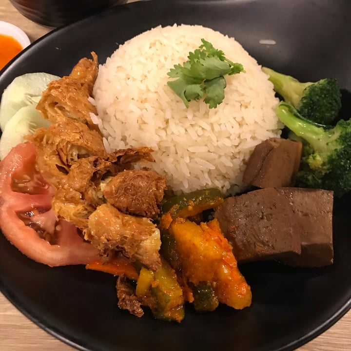 photo of Greendot Bedok Mall Crispy Sesame Beancurd Skin Rice shared by @veganwarrior666 on  20 Jan 2021 - review