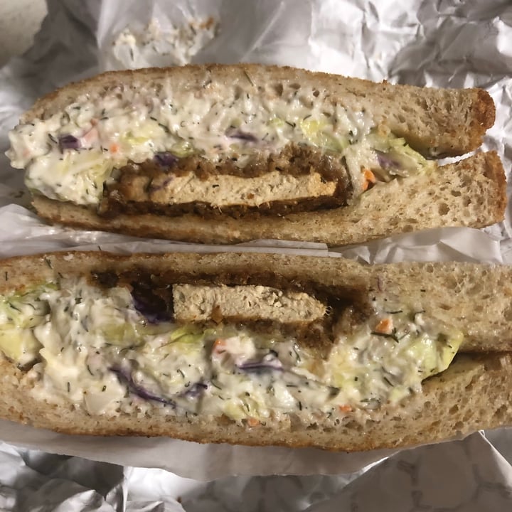 photo of Down to Earth Organic & Natural - Pearlridge Nashville Hot Chik’n Sandwich shared by @korieander on  12 Aug 2020 - review