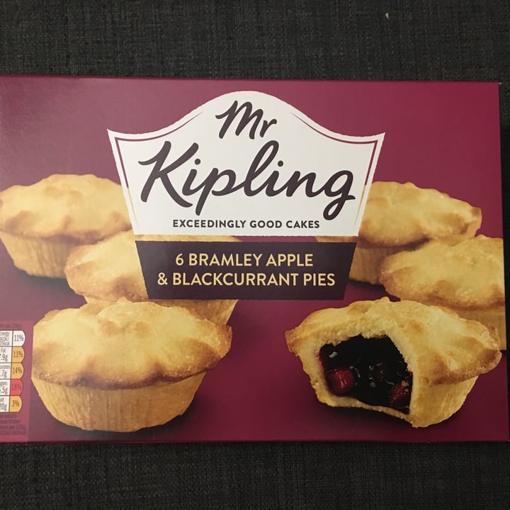 photo of Mr Kipling Bramley Apple and Blackcurrant Pies shared by @ellamentry on  14 Mar 2021 - review