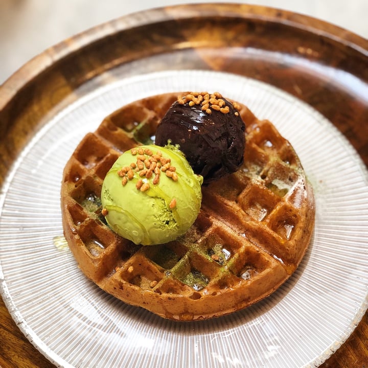 photo of Hvala Craig Road Dairy-free waffles shared by @plantingggg on  15 Jul 2021 - review