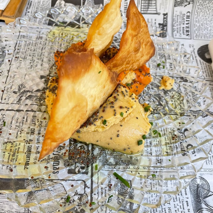 review photo of Cafestic Duo de hummus con chips de batata y yuca shared by @mg99 on 11 Dec 2021 - review