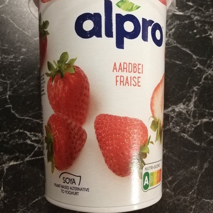 review photo of Alpro Strawberry Yogurt shared by @giulsriv on 10 Mar 2022 - review