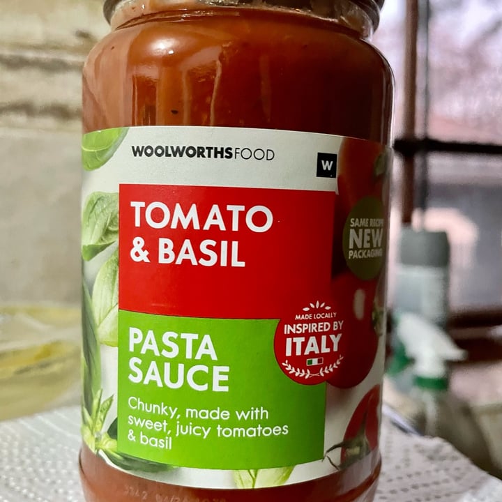 photo of Woolworths Food Tomato and basil pasta sauce shared by @andrew309 on  01 Jun 2022 - review