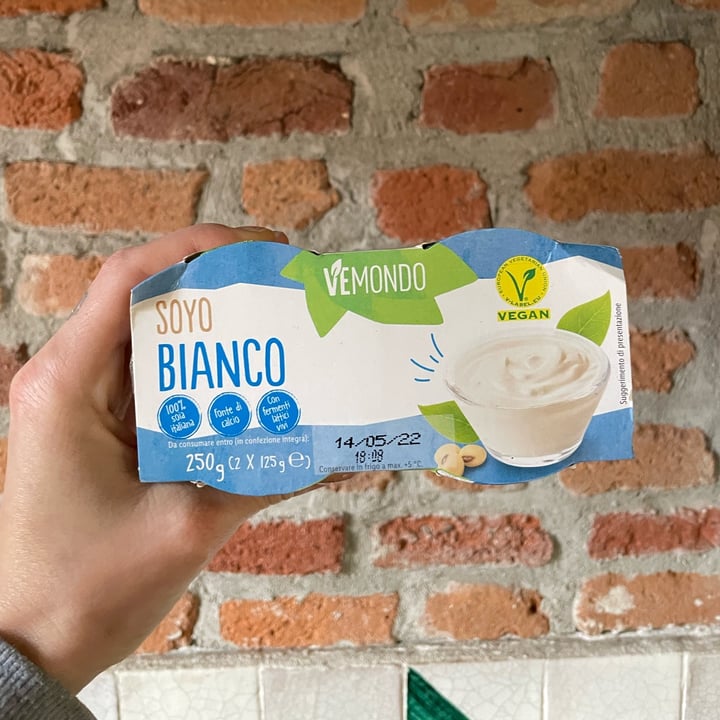 photo of Vemondo Yogurt soia shared by @vegandrina on  05 May 2022 - review