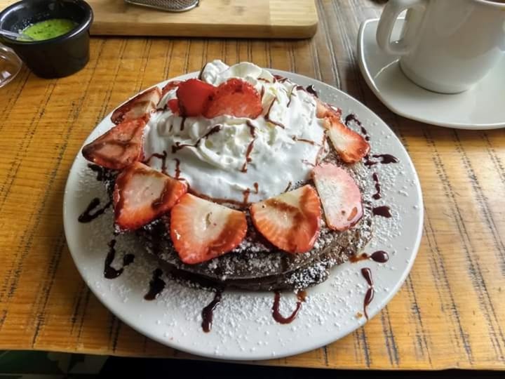 photo of Zona Veggie Restaurante Pancakes de chocolate con fresas shared by @hache on  22 Dec 2019 - review