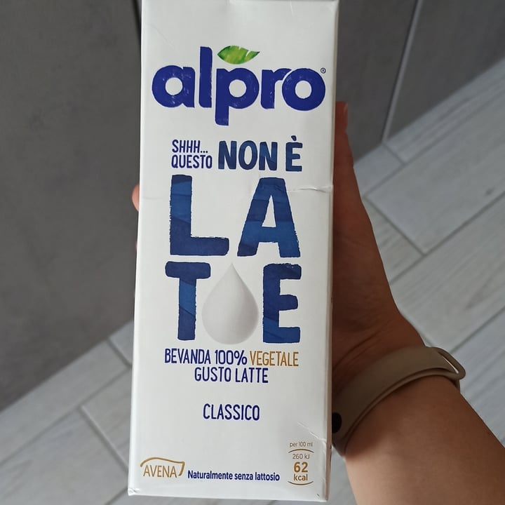 photo of Alpro This is Not Milk Classic Questo Non è Late Classico shared by @martmax on  23 May 2022 - review