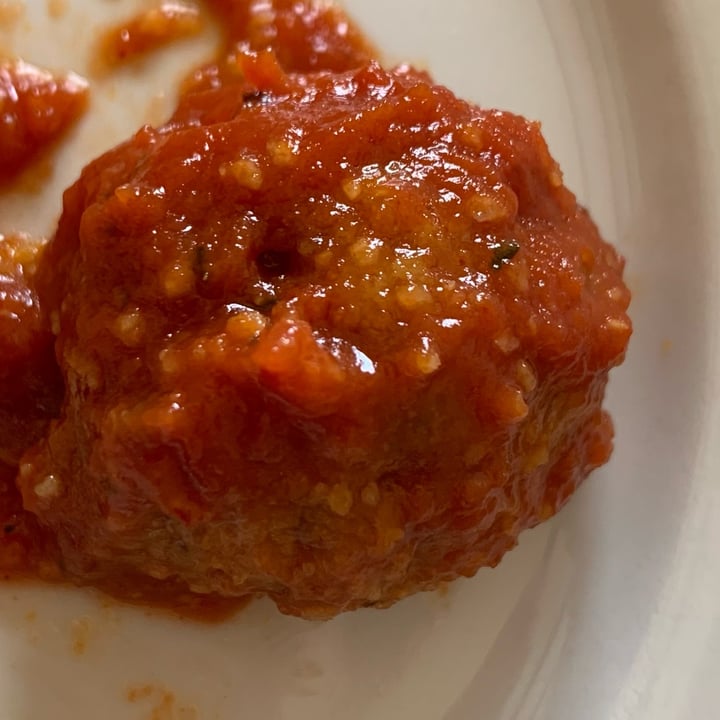 photo of VegDelizie Gastronomia Vegana Polpette Di Legumi Al Sugo shared by @mirtylicious on  23 Oct 2021 - review