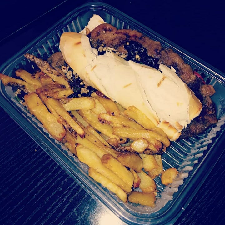review photo of Orange Natural GREEN Chivito uruguayo shared by @danyr0x on 20 Nov 2020 - review