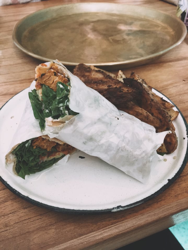 photo of Estilo Veggie Falafel Wrap shared by @plantbasedagus on  17 May 2019 - review