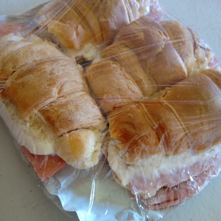 photo of Veganesh Sacramentos Rellenos Jamón Y Queso shared by @nago on  08 Oct 2020 - review