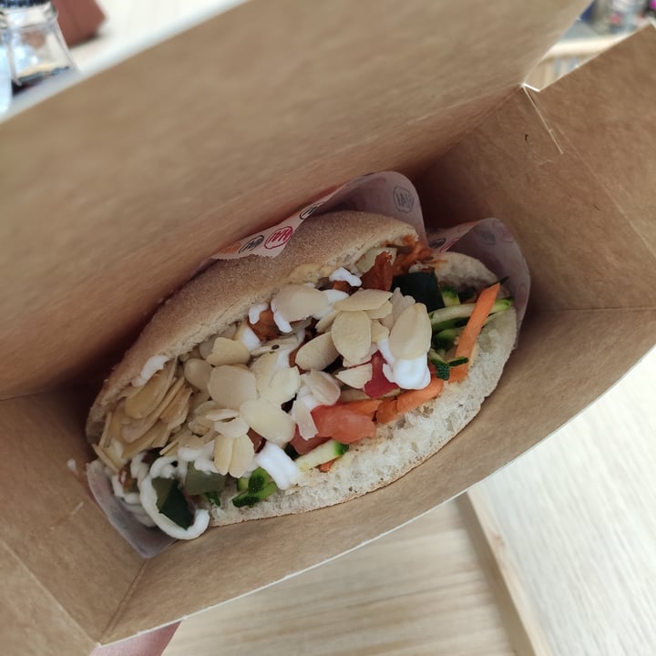 review photo of Hummus Around "Il Centro" Arese Veg Pita shared by @lamede20 on 29 Mar 2022 - review