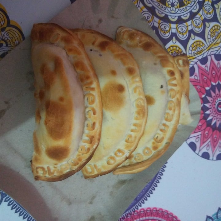 photo of Empanadas de 10 Empanada de jamón y queso veganas shared by @arii99 on  07 Feb 2021 - review