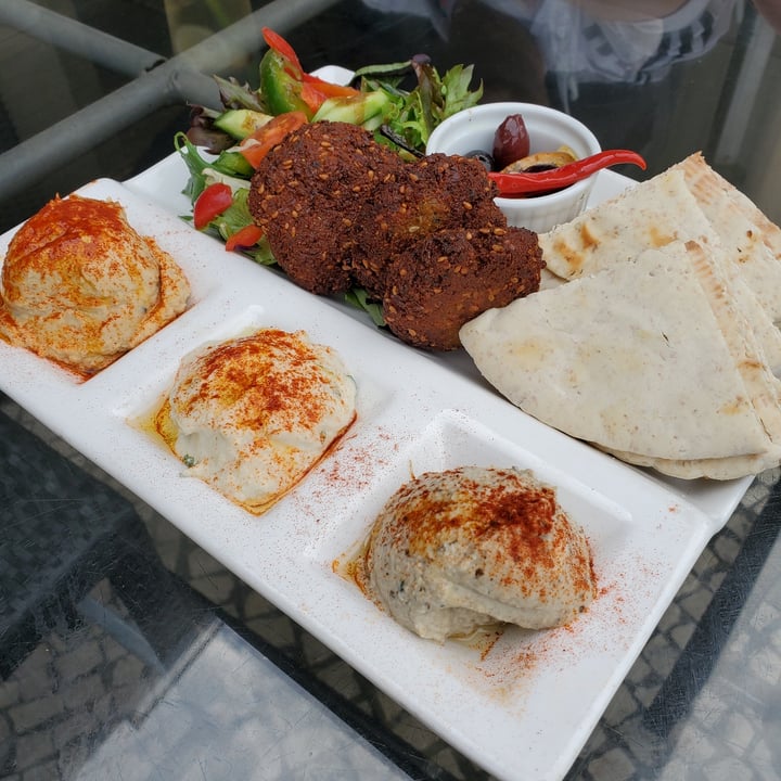 photo of Hemingway's Mezze Platter shared by @moosewong on  16 Jan 2022 - review