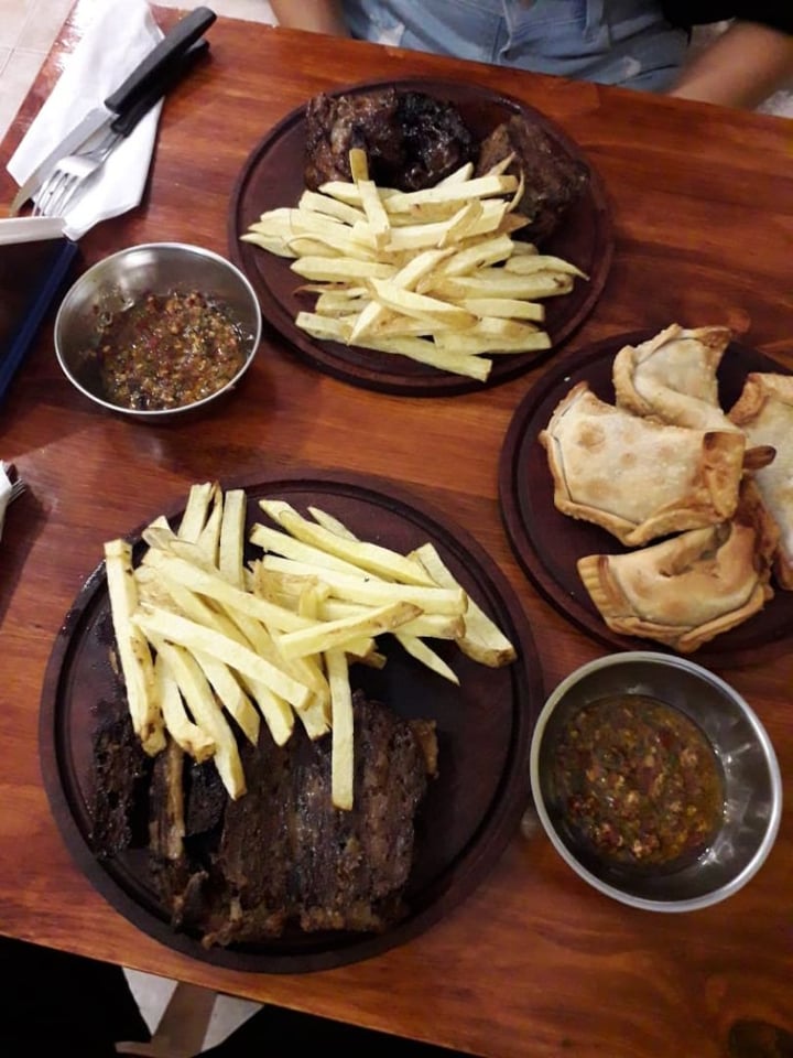 review photo of La Reverde Parrillita Vegana Vacío a la parrilla con papas fritas shared by @earthingvictoria on 01 Aug 2019 - review