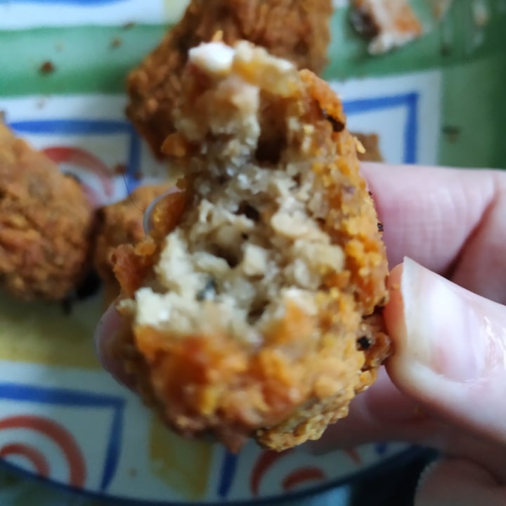 photo of The Vegilantes Southern Fried W*ngs Herbs & Spices shared by @catsronaut on  23 Jan 2021 - review