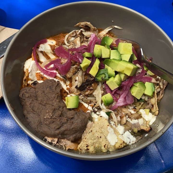 photo of Mora Mora Condesa Chilaquiles shared by @moonberodd on  07 Sep 2021 - review