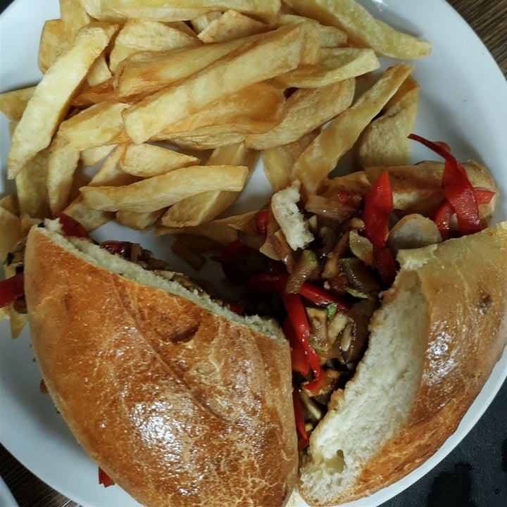 photo of Pepper Sandwich Vegetales shared by @marinacchavez89 on  12 Sep 2021 - review