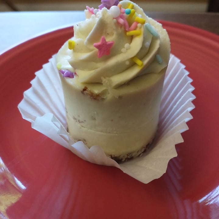 photo of Rawdacious Desserts Mini Cheesecake shared by @dianemh on  22 May 2022 - review