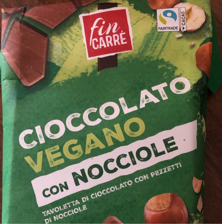 photo of Fin Carré Cioccolata vegana alle nocciole shared by @carlanadianc on  10 Aug 2022 - review