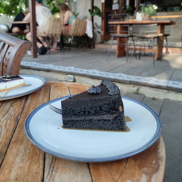 photo of Manggis in Canggu Chocolate Brownie Cake shared by @boyzmedan on  31 Jul 2021 - review