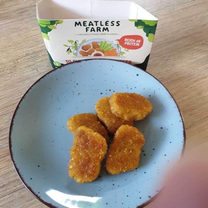 review photo of Meatless Farm Chickenless nuggets shared by @braveintofuture on 10 Nov 2021 - review