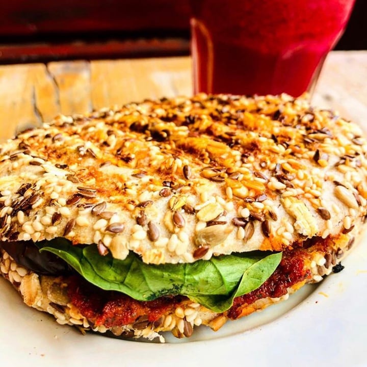 review photo of SandwiChez Sandwich “Vegano” shared by @carlotaderaoui on 21 Aug 2020 - review