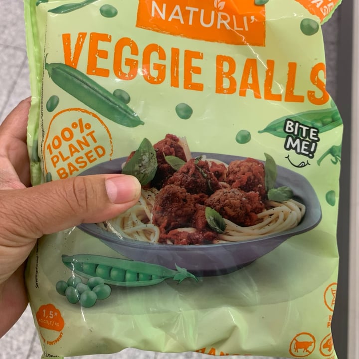 photo of Naturli' Almond plant based yogurt shared by @patyklem on  16 Aug 2022 - review