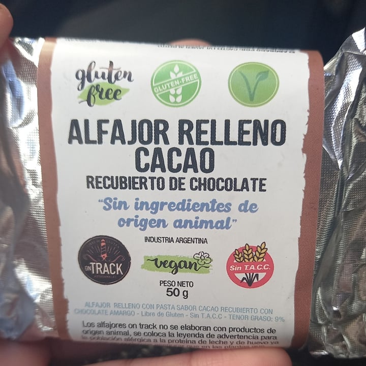 photo of On Track Alfajor Relleno Cacao shared by @lulitalaveganita on  31 Jul 2021 - review
