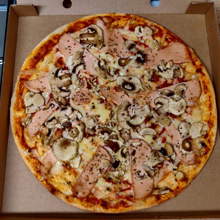 photo of Dolce Pizza y Los Veganos Pizza prosciutto e funghi shared by @gitaneta on  18 Jan 2021 - review