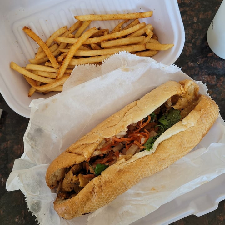 photo of Native Foods Cafe Banh Mi Sandwich shared by @yourfriendjen on  12 Mar 2022 - review