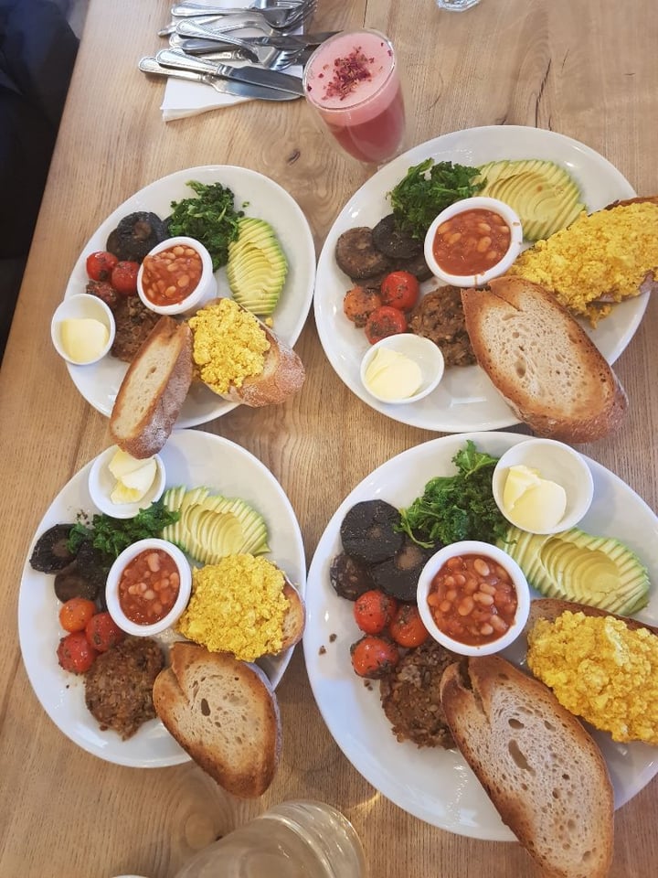 photo of Beetroot Sauvage Cooked breakfast shared by @helenasveganlife on  08 Mar 2020 - review