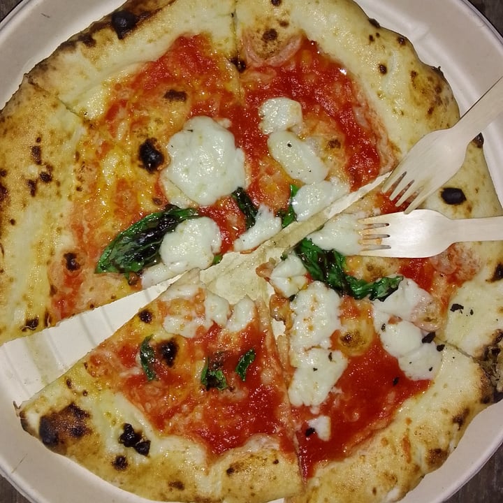 photo of Parco Romano Biodistretto Castelli Romani Pizza margherita shared by @lucky21 on  14 Aug 2022 - review
