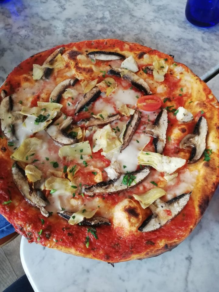 review photo of Pizza Express Funghi Pizza Romana shared by @hellsrocknroll on 10 Sep 2019 - review