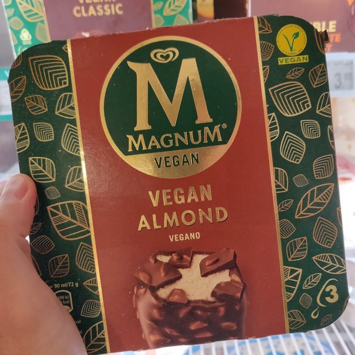 photo of Magnum Magnum Vegan Almond shared by @primate on  10 Jun 2021 - review