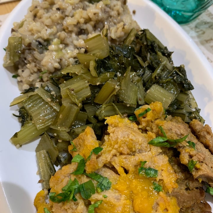 photo of Vegan e Veg Risotto Funghi E Topinambur, Cicoria Ripassata E Spezzatino Di Soia Con Crema Di Carote shared by @violetwish on  27 Mar 2022 - review