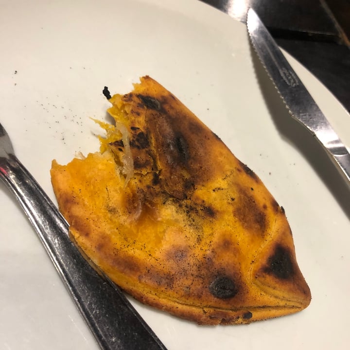 photo of Almacen de Pizzas (Leloir) Empanada “indie” shared by @sxfiasmith on  24 Jan 2022 - review