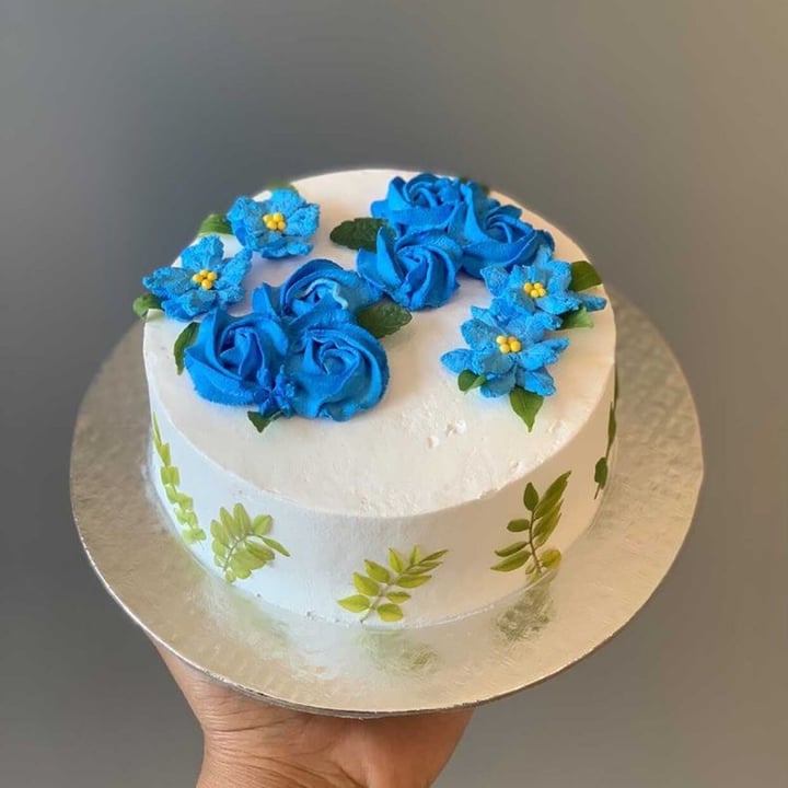 review photo of Sara Bakes Vegan Vegan Birthday Cake shared by @kajolsethia on 25 Apr 2021 - review