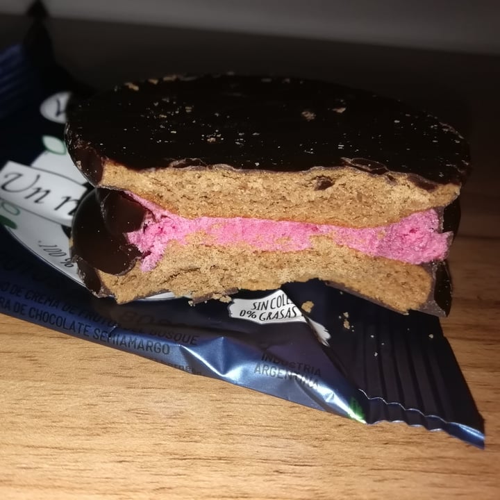 photo of Un Rincón Vegano Alfajor de Frutos del Bosque shared by @analizgav on  28 May 2020 - review