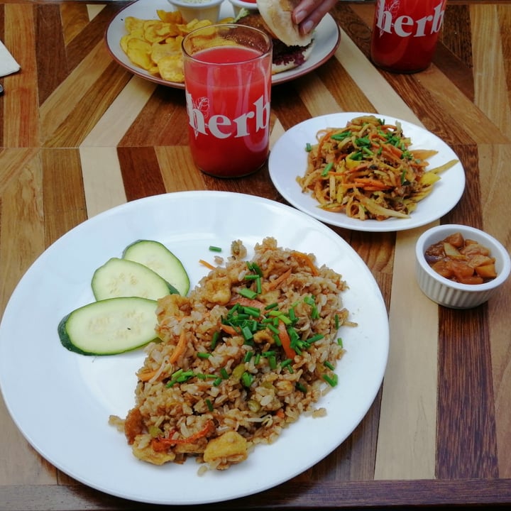 photo of Hervíboro Cocina Vegana Arroz Stir Fry shared by @mayrahg94 on  27 Sep 2020 - review