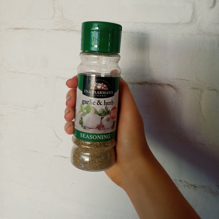 review photo of Ina Paarman’s Kitchen Garlic & Herb Seasoning shared by @jessicaturck on 18 May 2021 - review