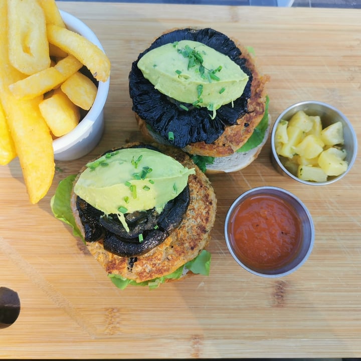 photo of The Grille Shack Prego Burger shared by @lesswasteplantbased on  23 May 2021 - review