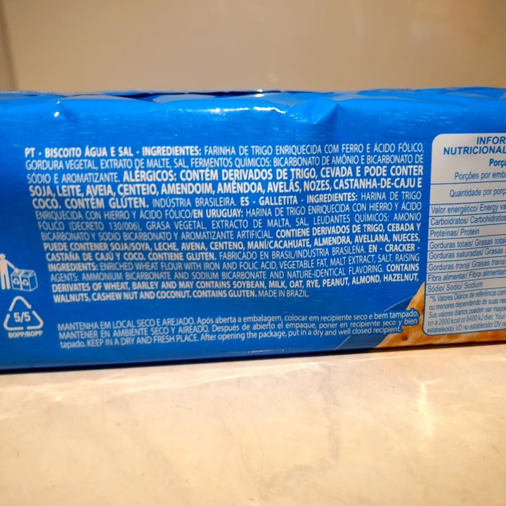 review photo of Aymoré biscoito água e sal shared by @melyssarfl on 18 Jan 2022 - review