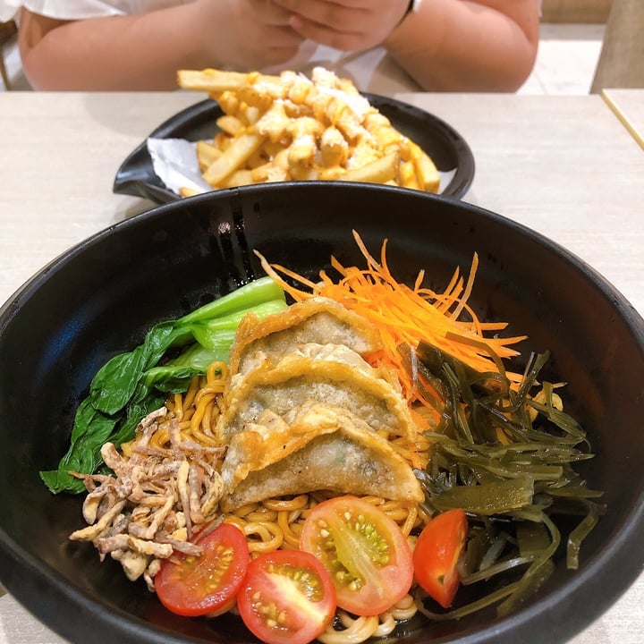 photo of Flavours by Saute Dry Ramen Handmade Dumplings shared by @yvonnengmh on  28 Dec 2020 - review