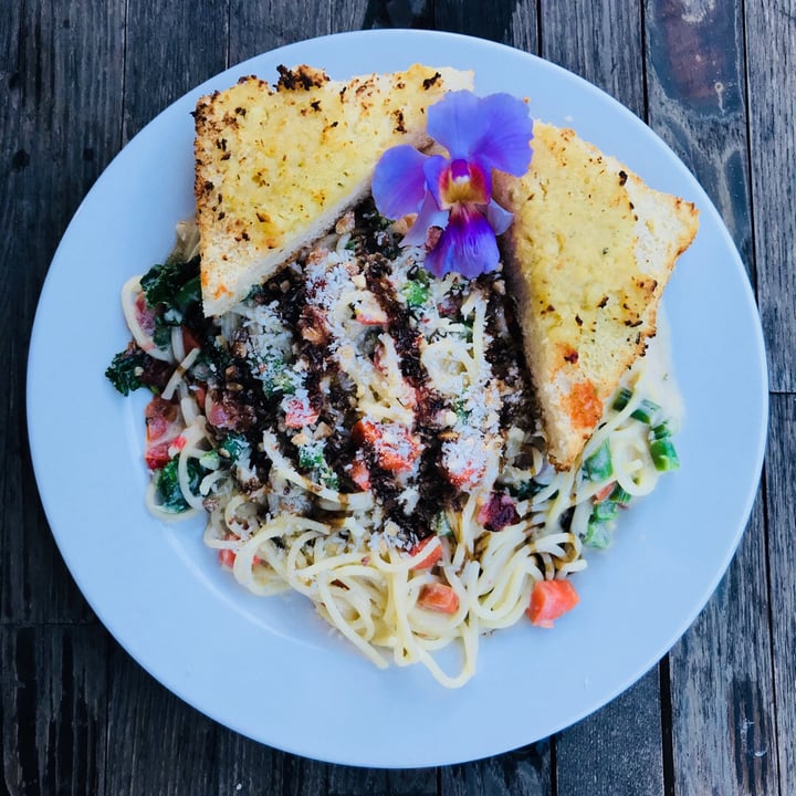 review photo of Russell’s by Eat Healthy Kauai Coconut Alfredo Pasta shared by @anandabhavani on 10 Aug 2018 - review