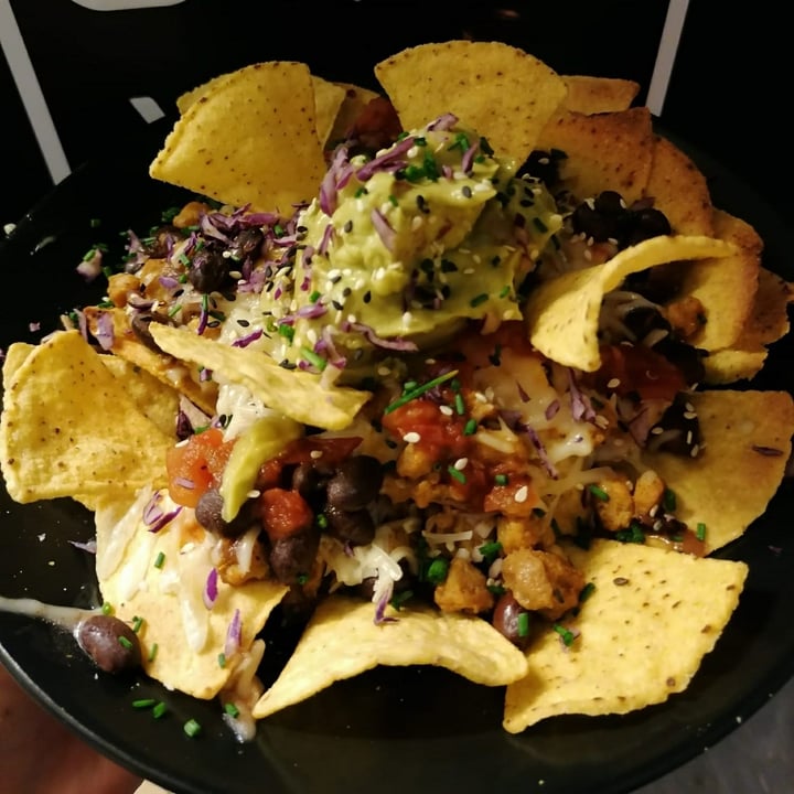 photo of Mad Mad Vegan Nachos don jalisco shared by @mariencd on  09 Aug 2020 - review