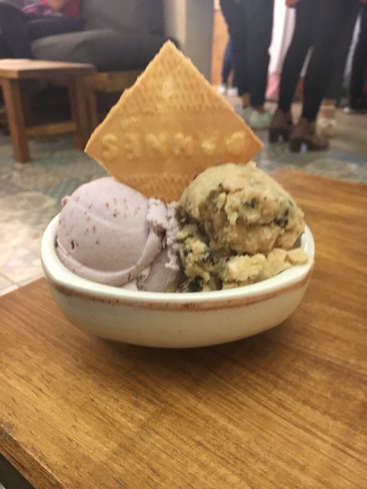 photo of Sharbets Helado vegano y galleta de chocolate shared by @carlavegan on  25 Nov 2019 - review